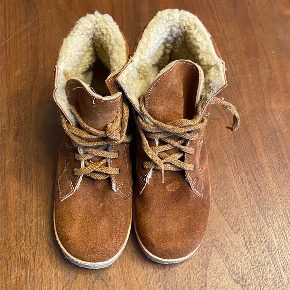 Vintage 70s Suede Sherpa Lined Lace-up Boots - Picture 3 of 7